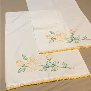 2 Pillow Cases with Yellow Roses